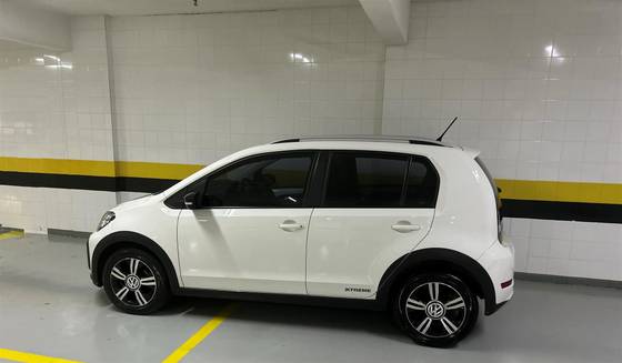 VOLKSWAGEN UP 1.0 170 TSI TOTAL FLEX XTREME 4P MANUAL